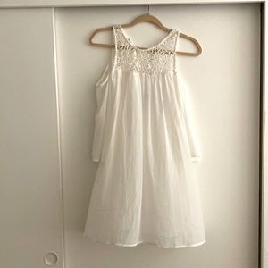 Bring your extra small Summer dress  above your knee! Brand-new